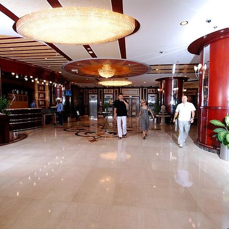 Al Bustan Tower Hotel Suites Sharjah Exterior foto